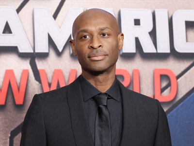 مخرج الفيلم النيجيري الأصل جوليوس أوناه