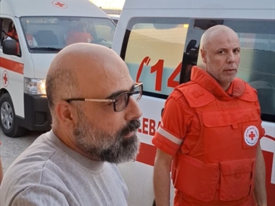صور اللبنانيين الأربعة المفرج عنهم في الناقورة