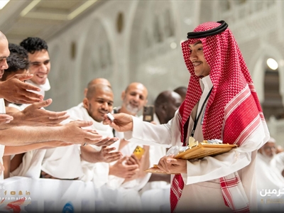 بالصور:  اول ايام عيد الفطر في المسجد الحرام