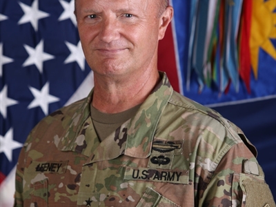 الجنرال الأميركي مايكل ليني كرئيس مقيم للجنة مراقبة وقف النار