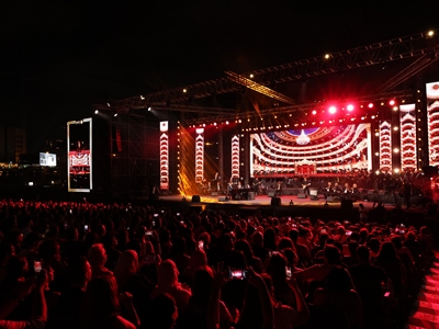 غي مانوكيان يلهب مسرح أعياد بيروت بمعزوفاته الساحرة!