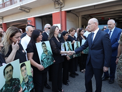 الوزير الحجار يعزي اهالي ضحايا الدفاع المدني