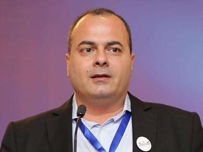 الدكتور هاني نصار