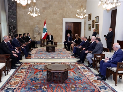الرئيس عون خلال استقباله الوفد الرسمي السوري