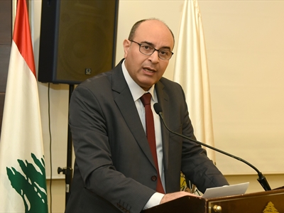 د. خالد عبيد متحدثاً