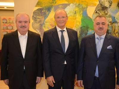 سوبره متوسطاً الوزير جابر والسفير برزنجي