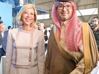 السيدة الأولى والسفير بخاري