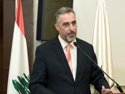 .. ود. رياض عثمان