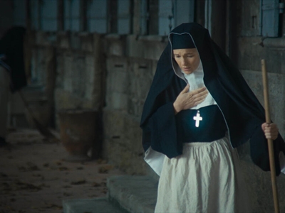 راهبة شديدة الإيمان