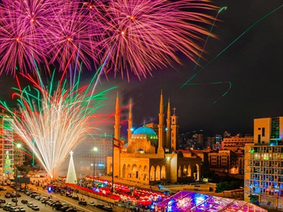 إضاءة شجرة الميلاد في وسط بيروت.. مخزومي: إضاءتها رسالة سلام تكرِّس وحدة اللبنانيِّين والعيش المشترك