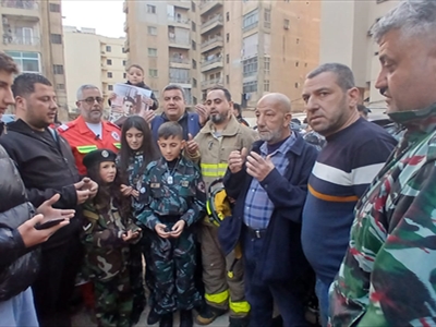 وقفة وفاء لشهيدي الإطفاء في الميناء… مطالبات بإنصاف العائلات وغياب رسمي يثير الاستغراب