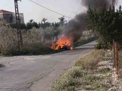 السيارة التي استهدفتها مسيَّرة إسرائيلية في بلدة جويا