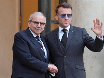 الرئيسان ماكرون وسلام في الأليزيه