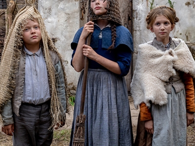 أبناؤهما الثلاثة