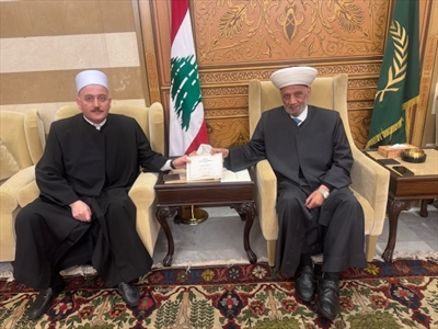 ..و مع القاضي غاندي مكارم