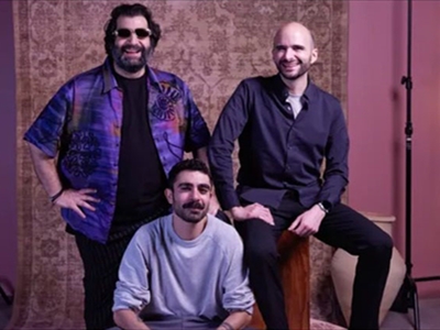 المخرج سيريل عريس مع إثنين من الممثلين