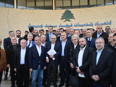 الرئيس سلام يتوسط الوزراء والنواب والشخصيات في بنت جبيل