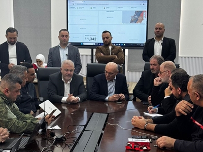 الوزير الحجار والمحافظ عبود خلال اجتماع لجنة ادارة الكوارث