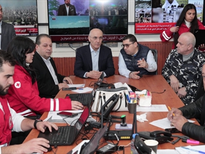 الوزير الحجار مترئساً الاجتماع في غرفة إدارة الكوارث في جبل لبنان بحضور المحافظ مكاوي