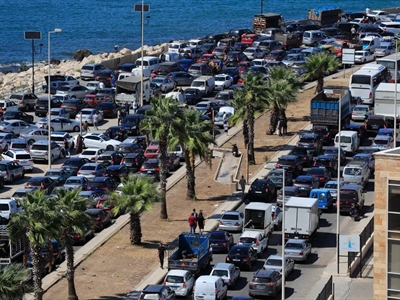 ساعات طويلة على الطريق من الجنوب الملتهب الى بيروت الآمنة