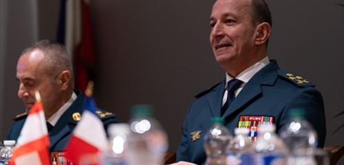 مؤتمر باريس تجديد الثقة بدور الجيش  لنزع السلاح