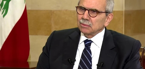 نواف سلام... القاضي الذي يحاكم في بلده