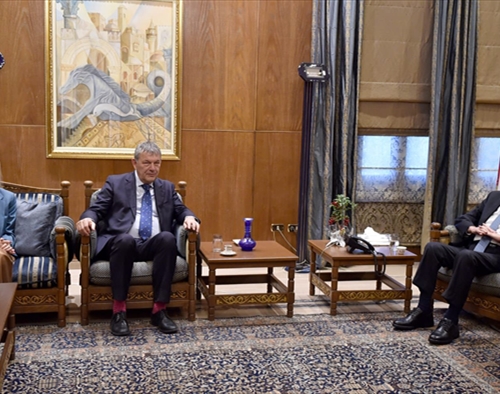 لازاريني جال عارضاً لأوضاع اللاجئين الفلسطينيين