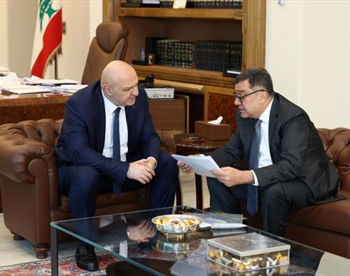 عون هنأ الحوت بمرور 80 عاماً على التأسيس: دور «الميدل ايست» وطني جامع لإبقاء التواصل مع العالم