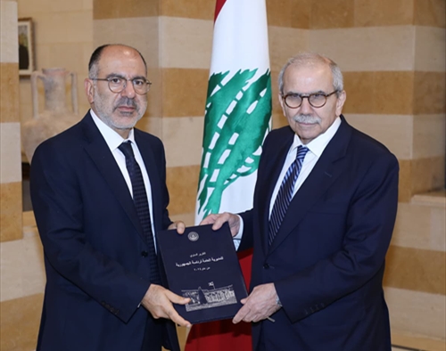 سلام تسلّم من شقير التقرير السنوي لمديرية الرئاسة