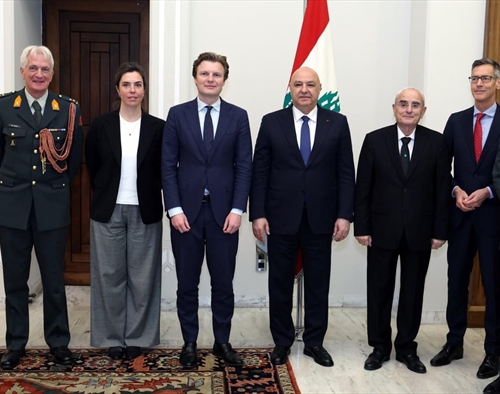 عون لوزير الدفاع الهولندي: مصلحة أوروبا أن يكون لبنان مستقرّاً