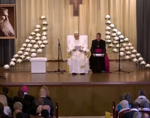 البابا يزور دير الصليب: ما نشهده في هذا المكان عبرة للبشرية جمعاء