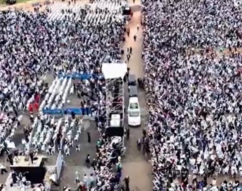 البابا للمجتمع الدولي من «واجهة بيروت»: اسمعوا صوت الشعب المطالب بالسلام