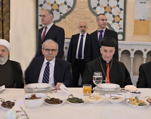 رئيس الحكومة في حفل إفطار السراي: لن نقبل بأن ينجرّ لبنان إلى مغامرة أو حرب جديدة