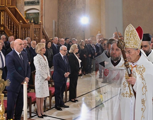 الراعي في عيد مار مارون بحضور الرؤساء الثلاثة: نصلّي لتتمكّن السلطات من حصر السلاح وتطبيق وقف إطلاق النار والقرار 1701