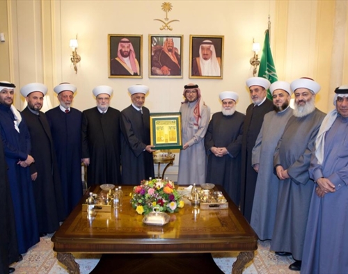 بخاري أقام إفطاراً تكريمياً للمفتي دريان والمفتيين ولبّى دعوة سليمان: دار الفتوى ضمانة الوحدة الوطنية وحان الوقت ليرتاح لبنان من أزماته