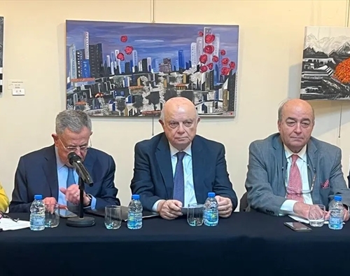 أربعة أصوات في ندوة «النادي الثقافي العربي» بذكرى استشهاد الحريري: مصير لبنان لن يُحسم في العواصم بل في قدرته على استعادة معنى الدولة