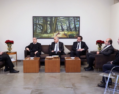 وفد «التقدمي» في معراب موفداً من جنبلاط