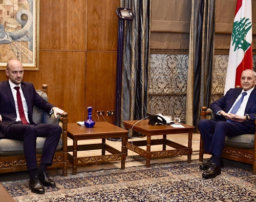 بارو جال على المسؤولين في رسالة دعم فرنسية: تأييد للقرارات الحكومية ومساعٍ لوقف التصعيد