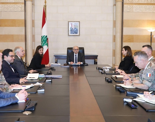 وزيرة الجيوش الفرنسية تنقل للمسؤولين رسالة دعم من ماكرون