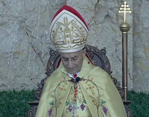 الراعي يبكي تأثراً: لبنان ليس بلدا للموت