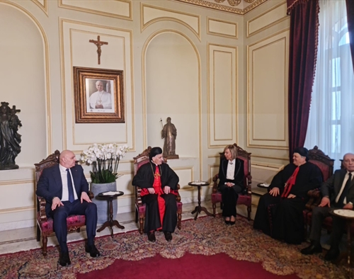 عون: السلم الأهلي خط أحمر.. ولمن ينتقد التفاوض: "شو جاييني من الحرب تبعك"؟