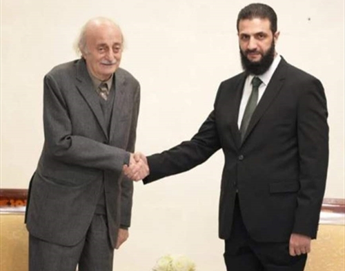 الشرع يستقبل جنبلاط.. تأكيد على أهمية تطوير العلاقات وفتح آفاق سياسية وإنمائية