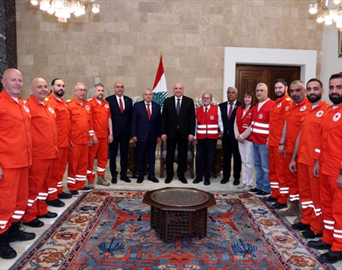 عون عرض وكرم التحضيرات لإستئناف مفاوضات واشنطن وطالب باول وكارني للضغط على إسرائيل لوقف النار