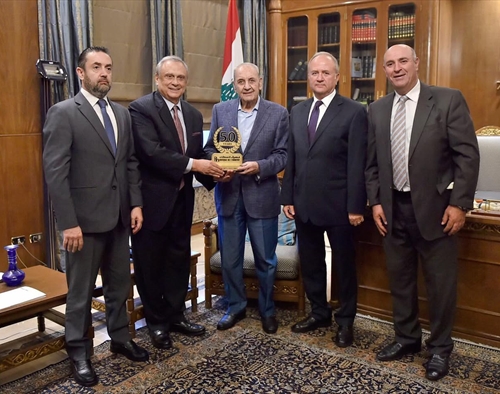 بري عرض مع مرقص وافرام الأوضاع في لبنان وحبيب يسلّمه اليوبيل الذهبي لمصرف الإسكان