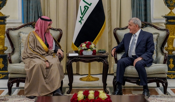 الرئيس العراقي مستقبلاً وزير الخارجية السعودي