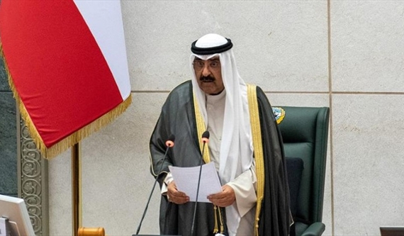 ولي العهد الشيخ مشعل الأحمد الجابر الصباح متحدثاً خلال افتتاح البرلمان