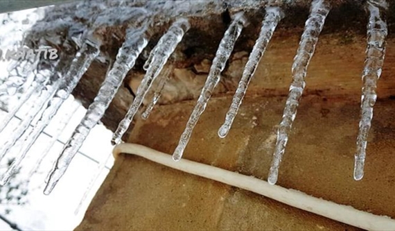 طبقات من الجليد في شبعا (تصوير محمد الخطيب)