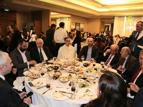 جمعية "آل سوبره" تقيم " ا فطار الرمضاني السنوي في فندق روتانا جيفينور