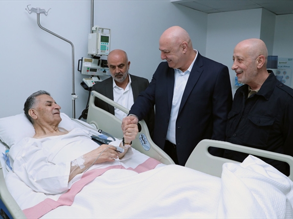 عون في المستشفى مطمئناً على صحّة الراعي