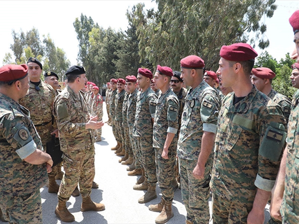 قائد الجيش تفقَّد الوحدات جنوباً والدفاع المدني ينتشل 172 جثمانًا لغاية الآن